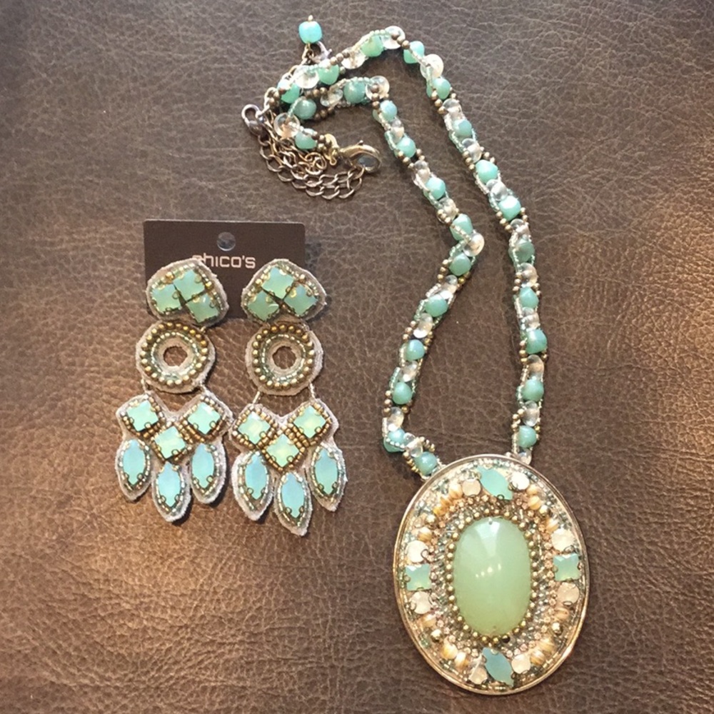 Beautiful Statement necklace and matching earrings